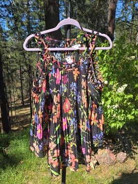 Spense Black Multicolor Floral Cold-Shoulder Top